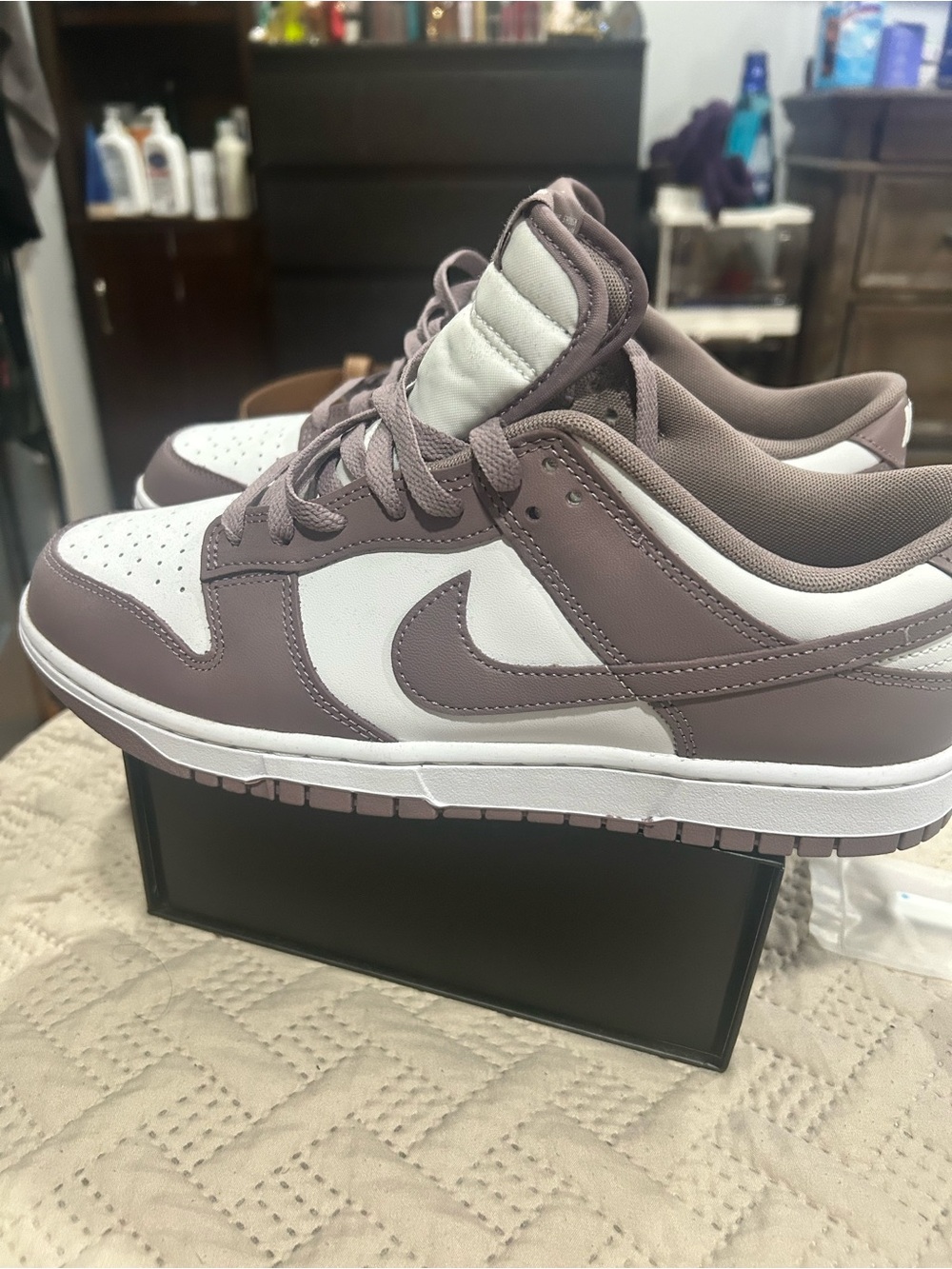Nike Men's Low-Top Sneakers in Mauve and White Dunks